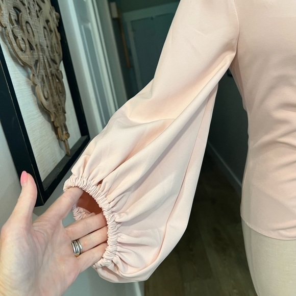 CECE blush fitted ruched in the middle blouse with oversized long sleeves - Picture 7 of 14